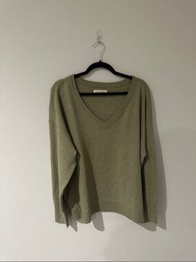 Lucky Brand Olive Green V-Neck Lightweight Knit Sweater